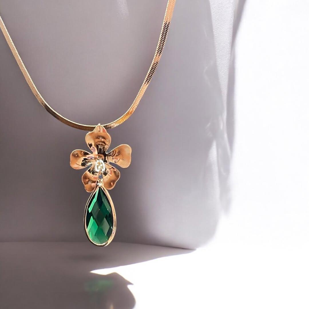 Emerald Blossom Gold Pendant – Timeless Elegance by MIORA